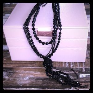 Black knot necklace